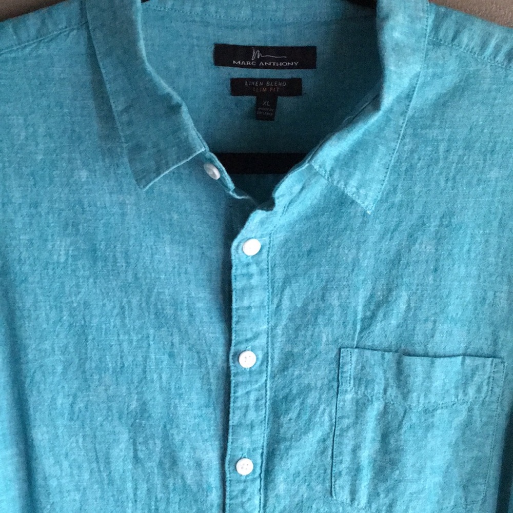 Button down - Picture 2 of 3